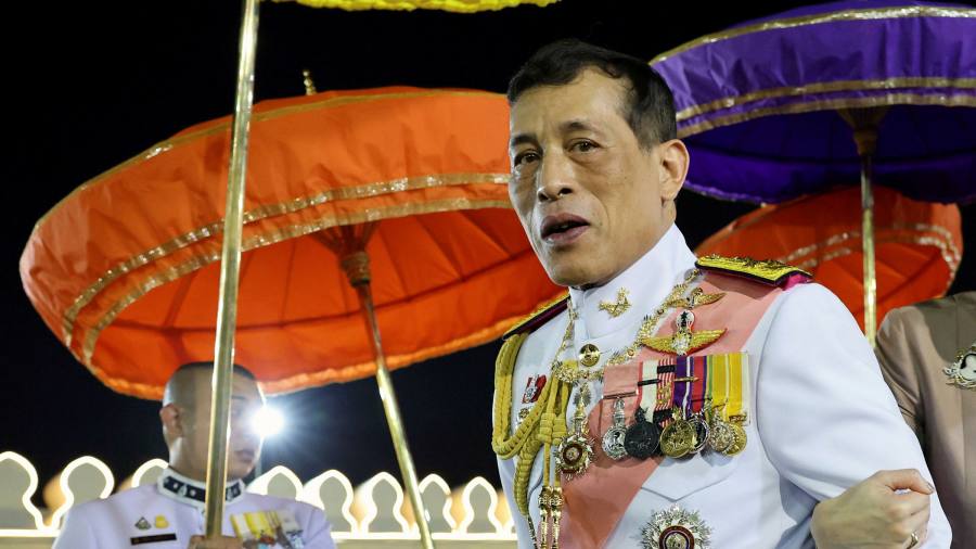 La Thaïlande va inculper le chef de l'opposition pour les propos du `` vaccin royal ''