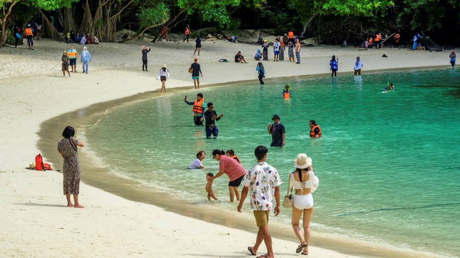 La Thaïlande rouvrira ses portes au monde extérieur l'année prochaine, selon le ministre