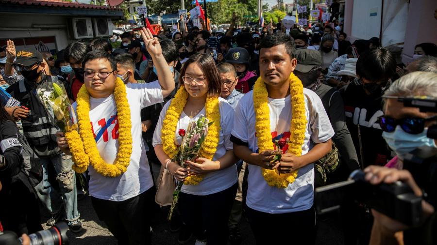 Les manifestants thaïlandais font l'histoire mais ne parviennent pas à plier le gouvernement aux demandes