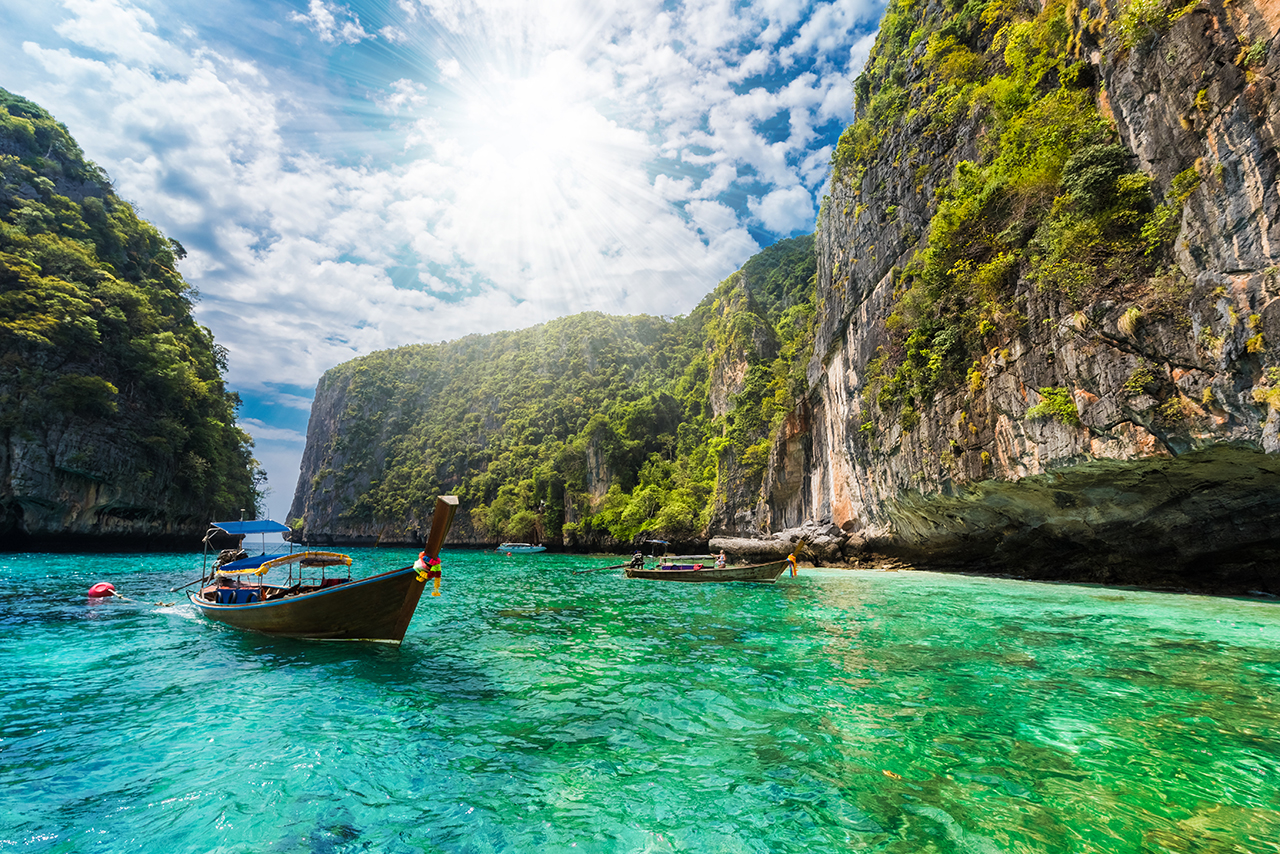 La Thaïlande vise des recettes touristiques allant jusqu'à 65 milliards de dollars l'année prochaine