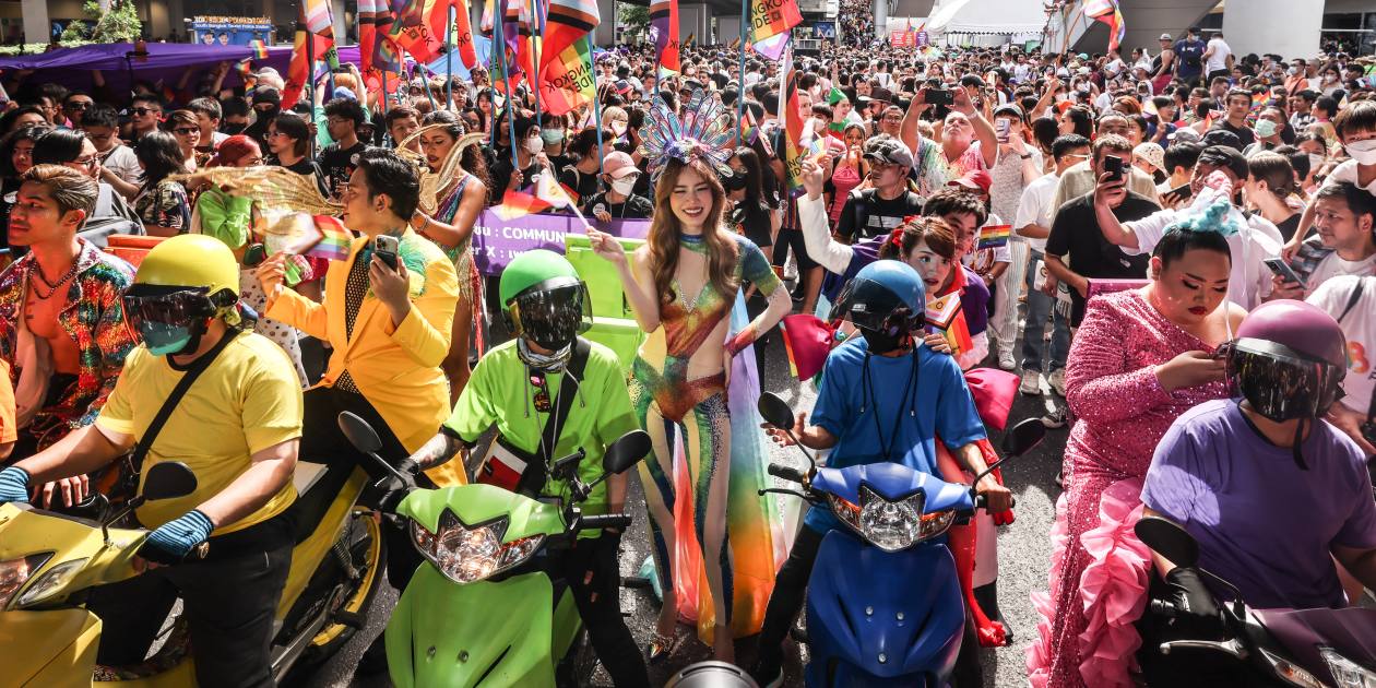 La Thaïlande “ouverte d’esprit” mise sur les touristes LGBT, les exportations “les garçons adorent”